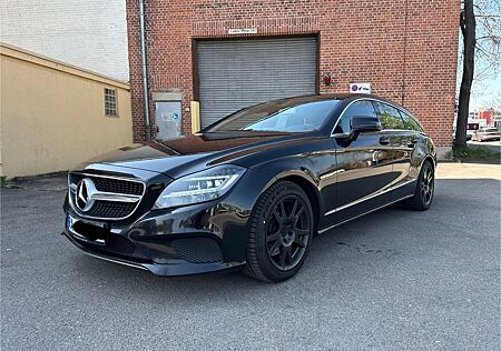Mercedes-Benz CLA 220 Shooting Brake CLS 220 Shooting Brake BlueTec FESTPREIS!!