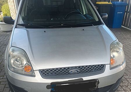 Ford Fiesta 1,3 L Benzin Tüv 03/ 2027