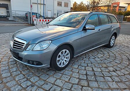 Mercedes-Benz E 220 T CDI. DPF. BlueEFFICIENCY. NAVI.