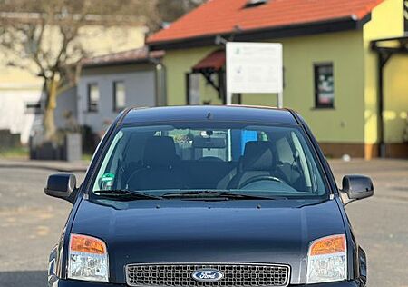 Ford Fusion 1.4 Benzin 2012 8-fach bereift (VB)