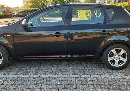 Kia Cee'd / Ceed 1.4 CVVT LX Basis LX Basis