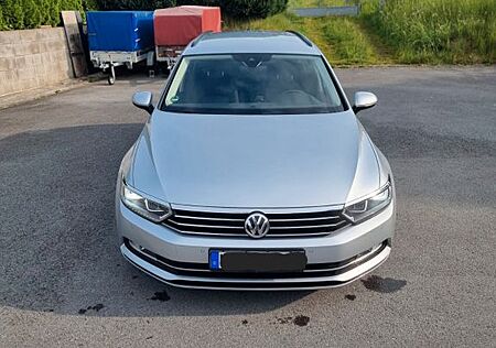 VW Passat Variant Volkswagen 2.0 TDI SCR DSG Highline Vari...