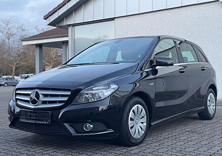 Mercedes-Benz B 180 1.Hand *PDC*Navi*Abstandwarner*Shz*