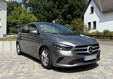 Mercedes-Benz B 200 d Progressive+Navi+LED
