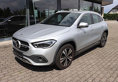 Mercedes-Benz GLA 200 d 4MATIC DCT*Standheizung*LED*NAVI*PDC