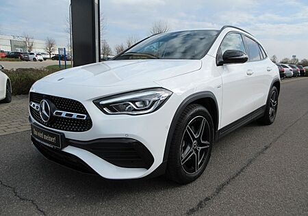 Mercedes-Benz GLA 200 AMG 7G LED Navi Kamera Night AHK CarPlay