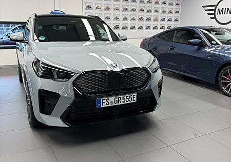 BMW iX2 xDrive30 -M-Paket Vollaustattung