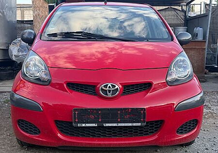 Toyota Aygo (X) Aygo (X) 1,0-l-VVT-i Club Club