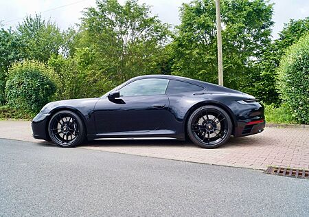 Porsche 992 Carrera GTS Leichtbau Allr Lenk / Neuwertig