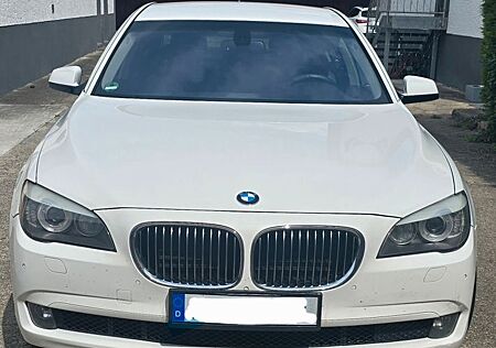 BMW 750i