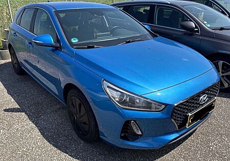 Hyundai i30 Style*KAMERA*LANE-ASSIST*APPLE-CARPLAY*NAVi