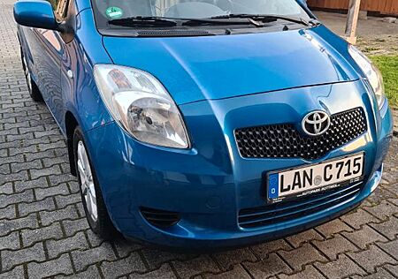 Toyota Yaris 1,3-l-VVT-i TÜV Neu