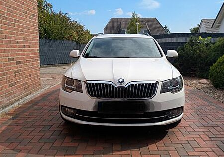 Skoda Superb 2.0 TSI DSG Ambition Combi Ambition