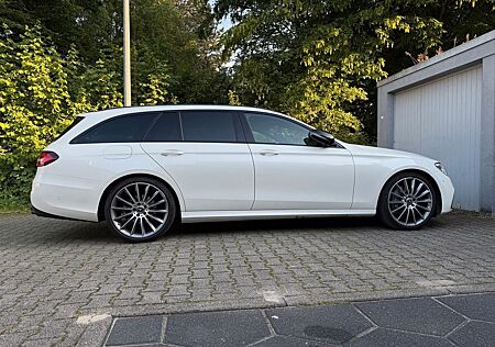 Mercedes-Benz E 220 d T / AMG/ AHK/ Dis,Plus/ 20Zoll/ MBUX