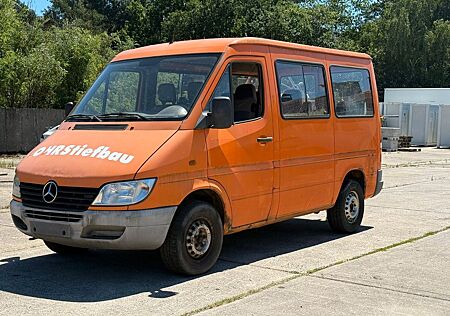 Mercedes-Benz Sprinter Kombi 211 CDI / 9 Sitzplätze