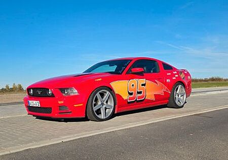Ford Mustang GT V8 Unfallfrei Lightning mcqueen