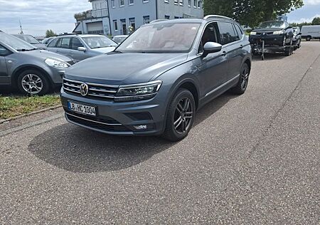 VW Tiguan Allspace Volkswagen 2.0 TDI DSG 4MOTION Highline