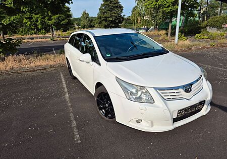 Toyota Avensis Combi 2.0 D-4D Executive, Navi, Xenon