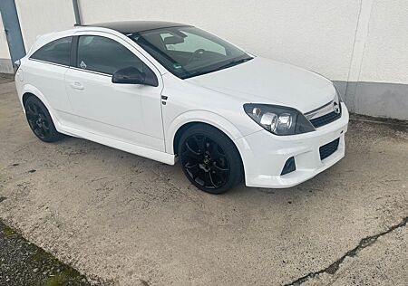 Opel Astra H GTC 1.6 Edition 111 Jahre 85kW OPC Line