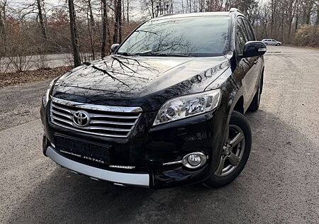 Toyota RAV 4 2,2-l-D-4D 4x4 Executive Automatik