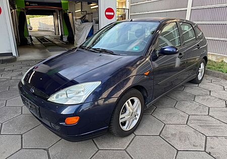 Ford Focus 1.8 Trend Klima TÜV 01/2027 5 Türig