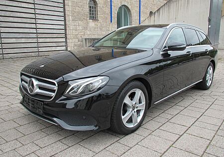 Mercedes-Benz E 220 d T-Modell 4Matic LED Navi Leder PDC AHK