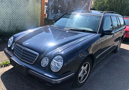 Mercedes-Benz E 200 E-Klasse T Kompressor Elgance Tüv 03/2026