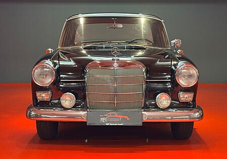 Mercedes-Benz 190 gebraucht kaufen Mercedes-Benz 190 190D/2.0 52 PS/W110/HECKFLOSSE/LEDER/SCHIEBEDACH