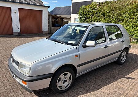 VW Golf Volkswagen 1.8 GL Automatik