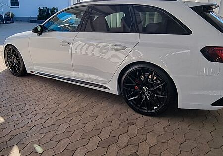 Audi RS4 OZ-Felgen 20 Zoll H+R Gewinde AHK LED