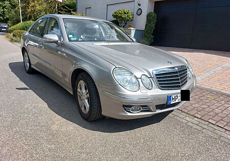 Mercedes-Benz E 280 gepfl., 8fach ber., TÜV+Inspektion NEU