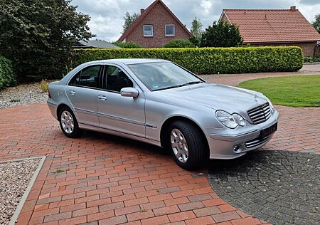 Mercedes-Benz C 200 KOMPRESSOR ELEGANCE sehr gepflegt