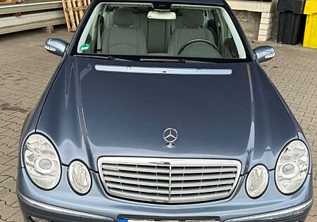 Mercedes-Benz E 240 T AVANTGARDE Avantgarde