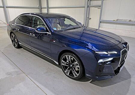 BMW 740 d xDrive M Sport/InnovationsPaket/M-Sitze