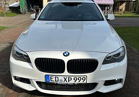 BMW 520d Touring -HUD,AHK,HK,DigiKombi,20Zoll,RFK