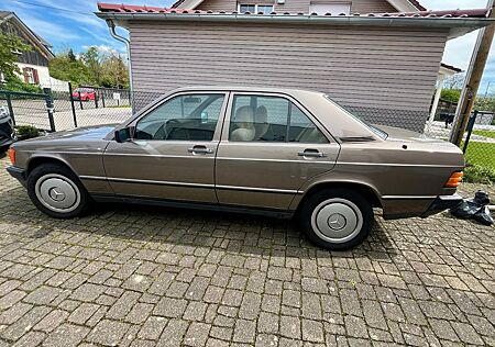 Mercedes-Benz 190 E 2.0