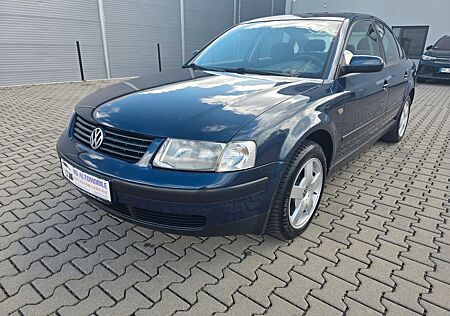 VW Passat Volkswagen -RENTNERFAHRZEUG 1 HAND
