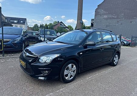 Hyundai i30 FIFA WM Edition/1HAND/KLIMA/HU NEU/SERV NEU/