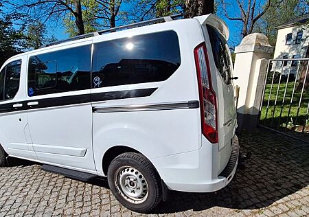 Ford Tourneo Custom mit Behindertenumbau