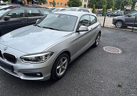 BMW 118 Baureihe 1 Lim. 3-trg. d xDrive*LED*SHZ*