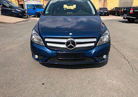 Mercedes-Benz B 200 -