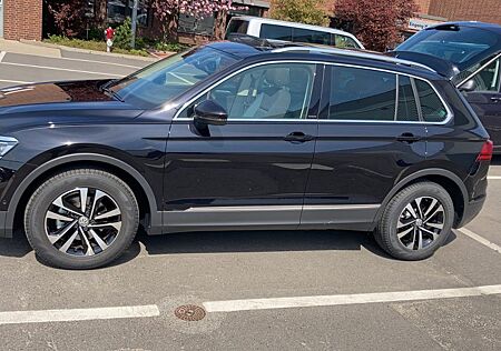 VW Tiguan Volkswagen 1.5 TSI | DSG | Pano | SH | AHK schwb.