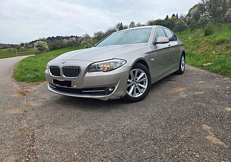BMW 523i -