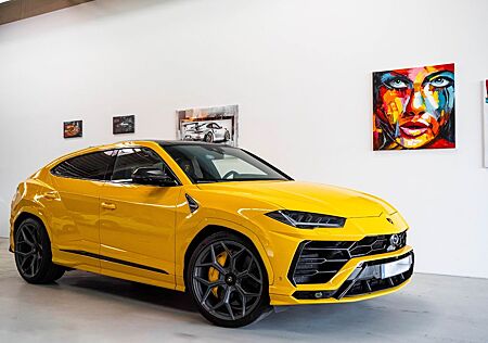 Lamborghini Urus 4.0 V8 Autom. - NOVITEC PANO CARBON 23