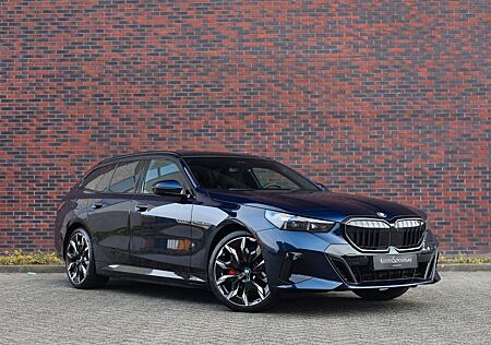 BMW 550e Touring xDrive | Pano - AHK - B&W