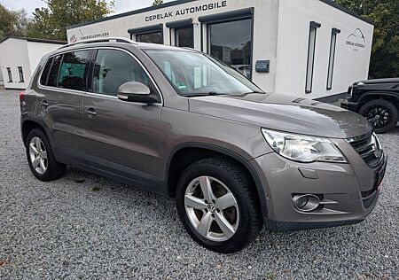 VW Tiguan Volkswagen 2.0 TDI 4Motion / Automatik