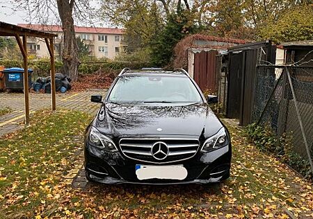 Mercedes-Benz E 250 BlueTEC 4MATIC T AVANTGARDE Autom. AVA...