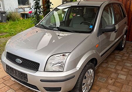 Ford Fusion 1,4 16V + +