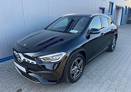 Mercedes-Benz GLA 250 4MATIC 8G AMG-LINE PANORAMA LED KAMERA