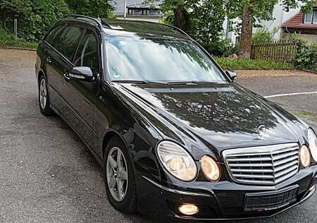 Mercedes-Benz 220